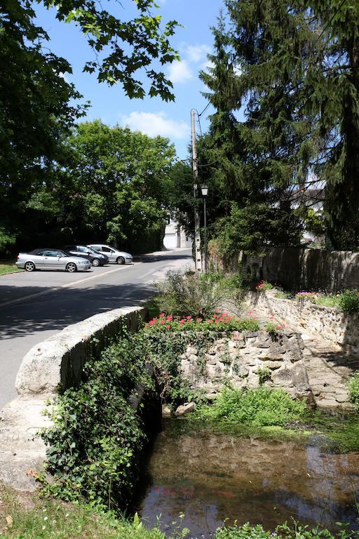 Saint Graal Bed and Breakfast Chamant Esterno foto