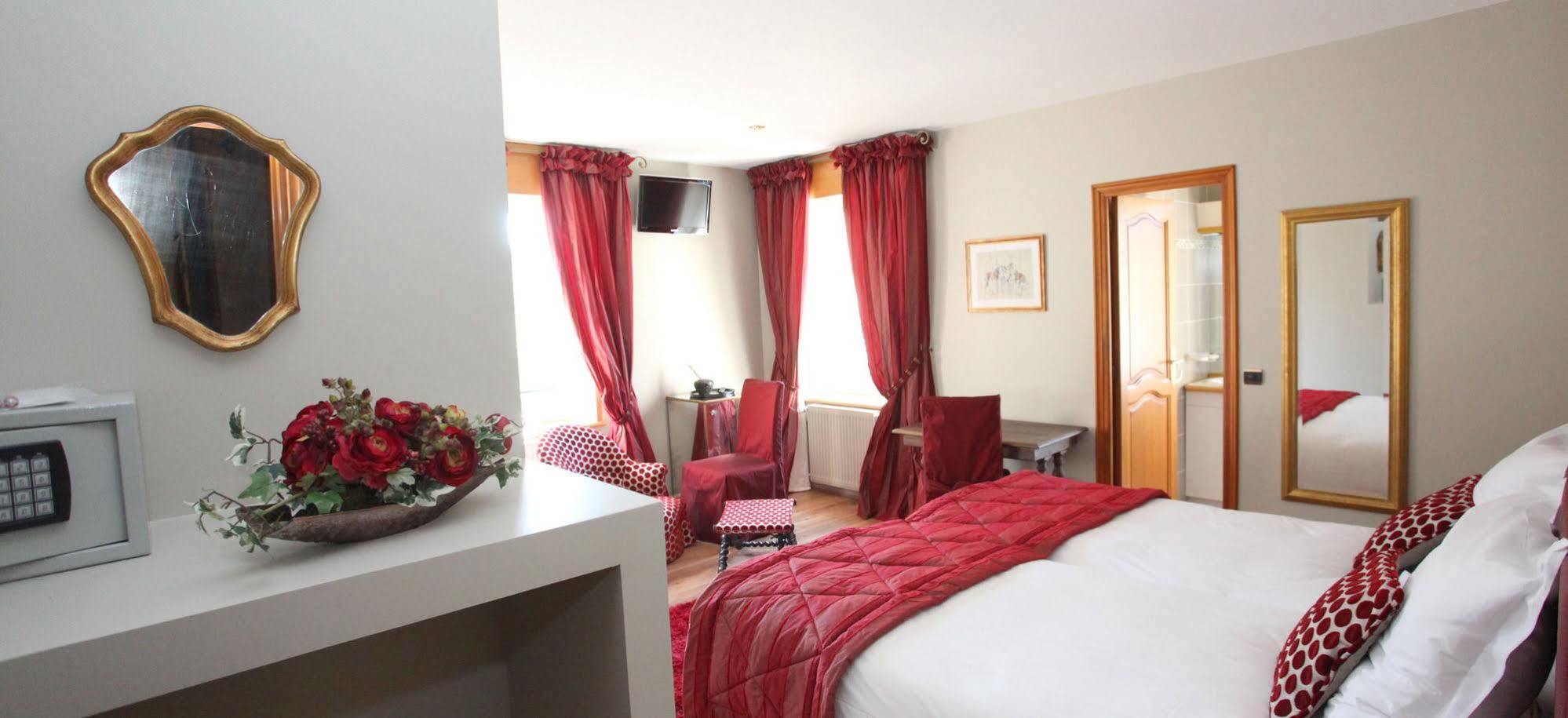 Saint Graal Bed and Breakfast Chamant Esterno foto