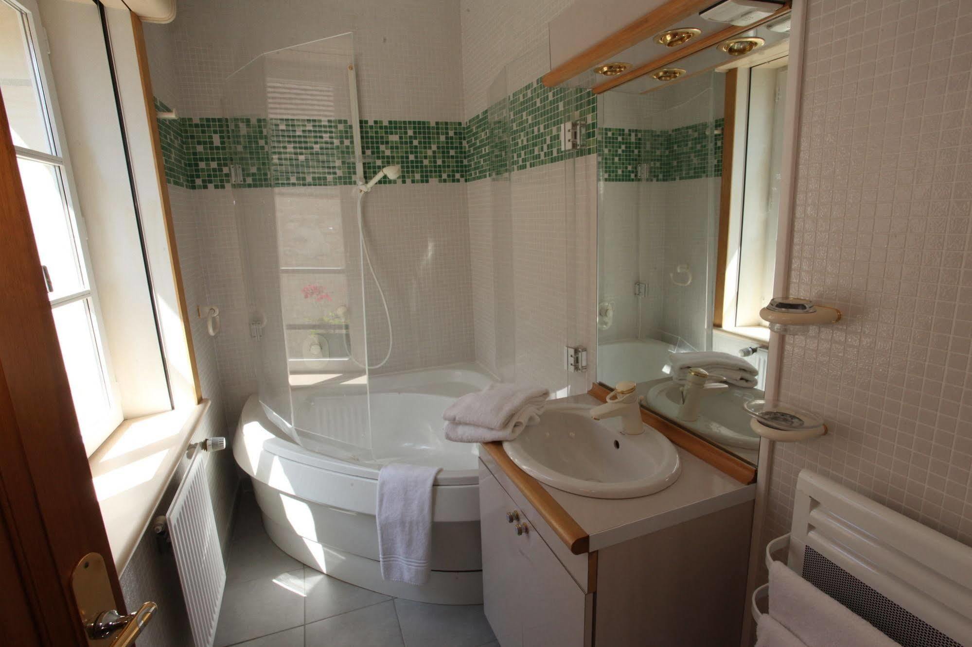 Saint Graal Bed and Breakfast Chamant Esterno foto